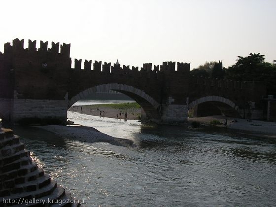 Мост старого дворца.