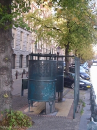 Амстердам - мужские туалеты на улицах