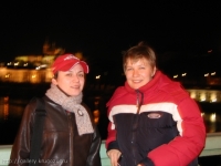 Оля и Оксана (наши туристы) на Чеховом мосту после прогулки