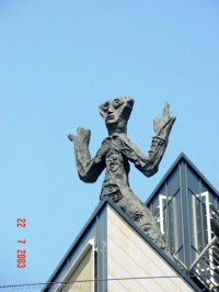 Интересная статуя на одной из крыш Дрездена