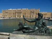 Когда фонтаны выключены, вход в Версаль бесплатный