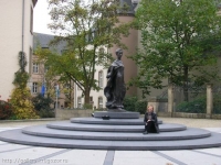 Памятник Шарлотте.Люксембург